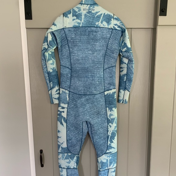 Women’s wetsuit - Picture 3 of 8